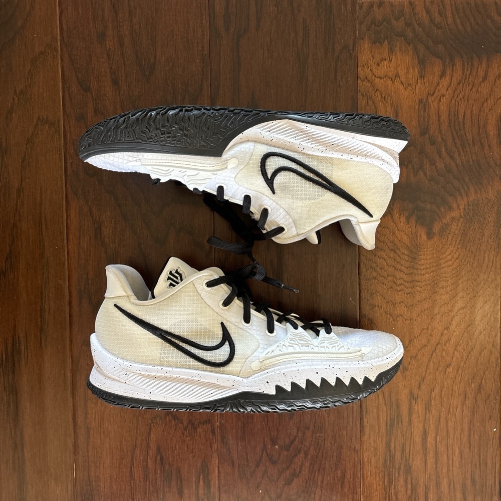 Nike Men’s Kyrie Low 4 TB ‘white’ Basketball Shoes